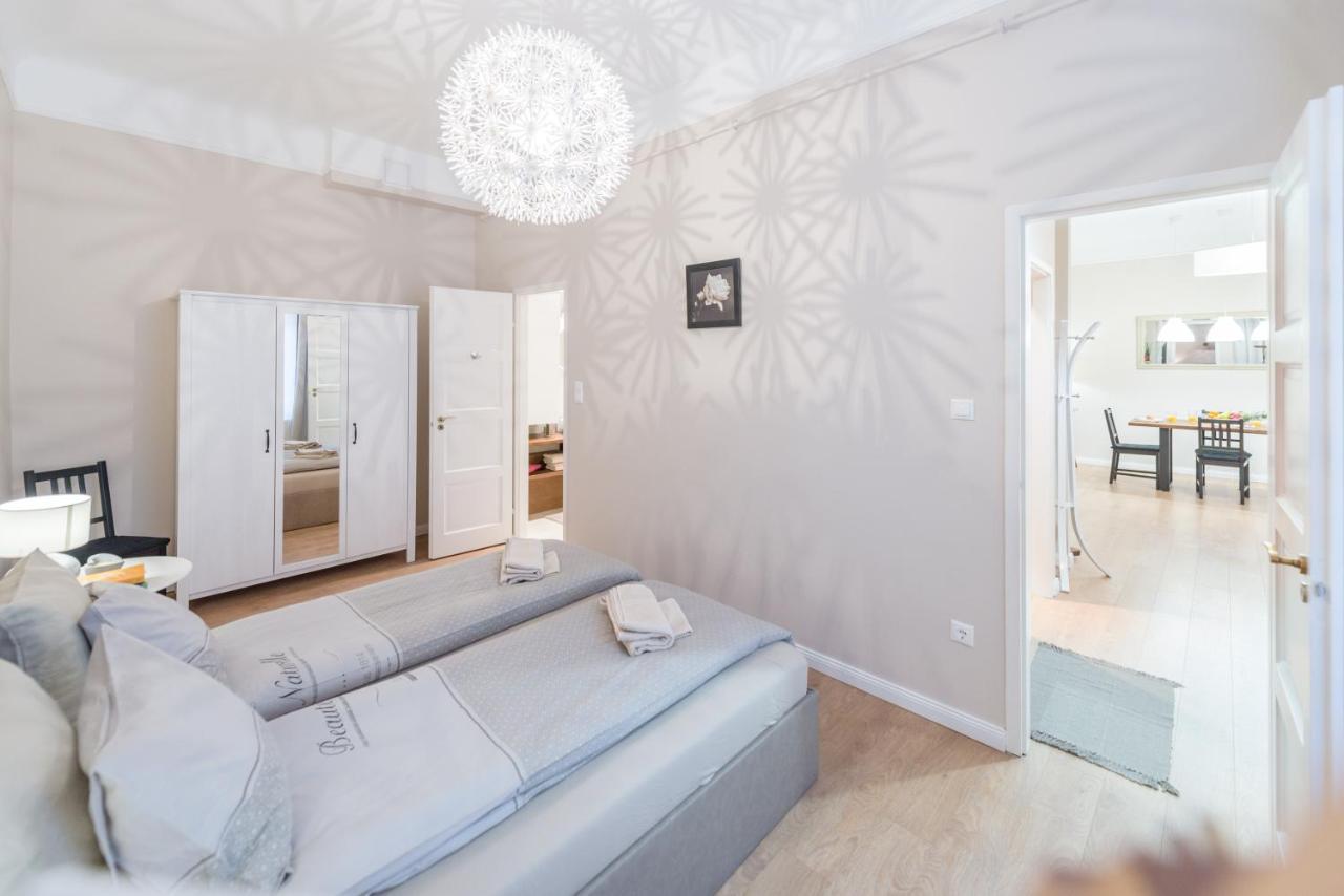 ブダペストDowntown Heart 3 Bdr, 2 Bath, A/Cアパートメント エクステリア 写真