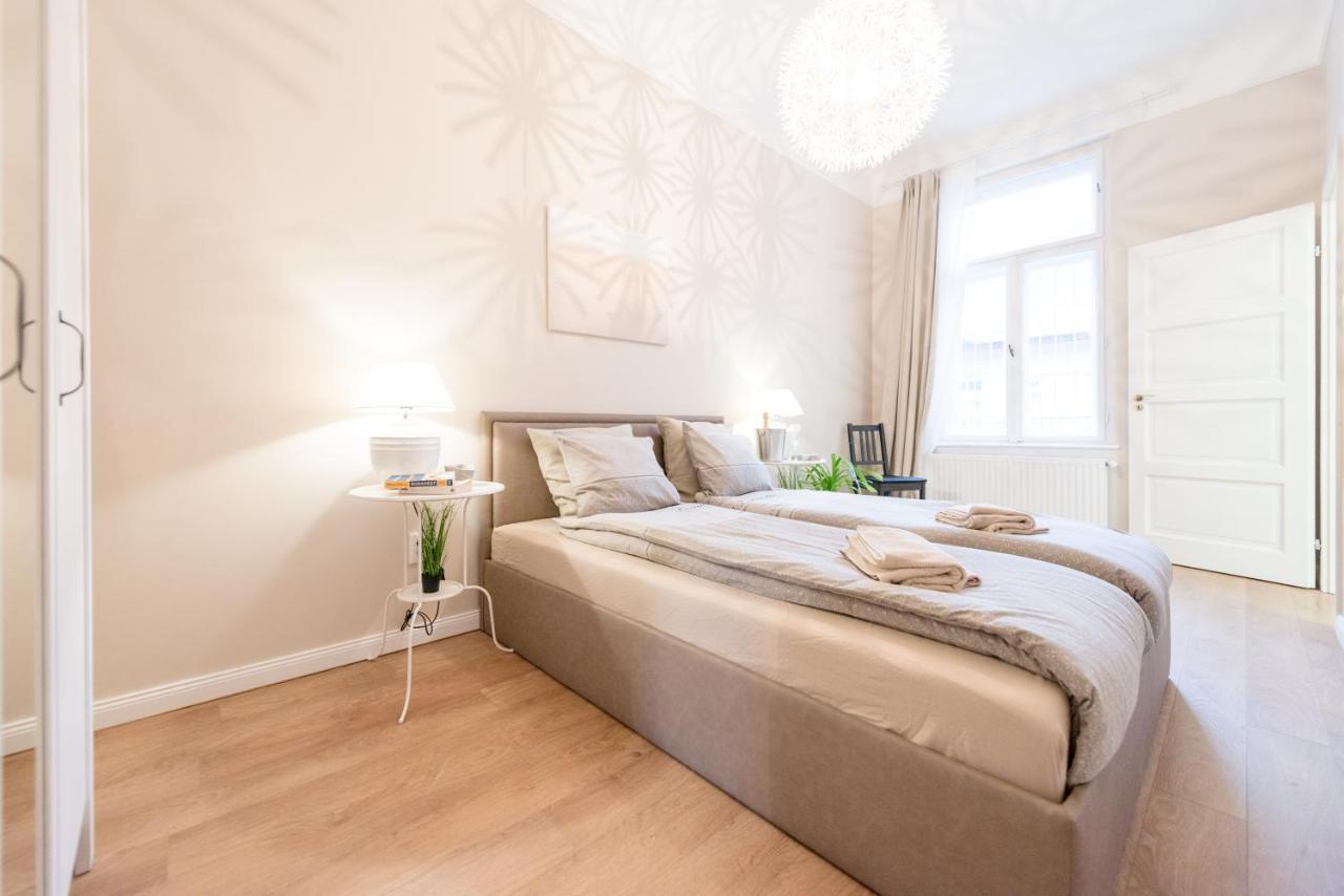 ブダペストDowntown Heart 3 Bdr, 2 Bath, A/Cアパートメント エクステリア 写真