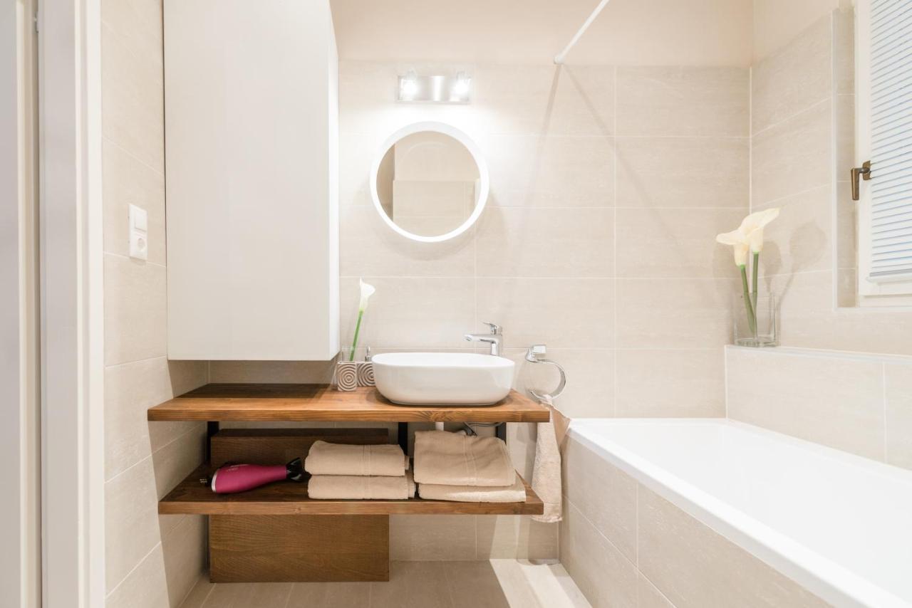 ブダペストDowntown Heart 3 Bdr, 2 Bath, A/Cアパートメント エクステリア 写真