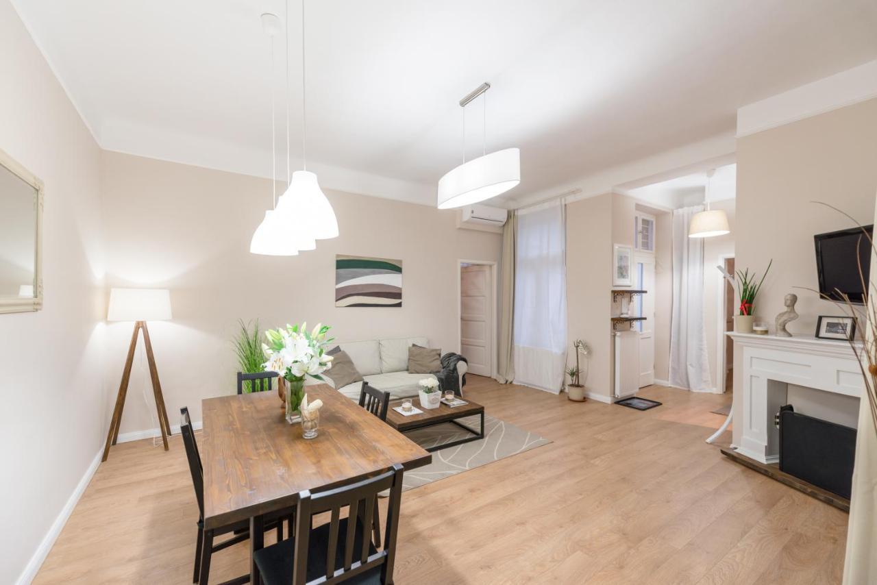 ブダペストDowntown Heart 3 Bdr, 2 Bath, A/Cアパートメント エクステリア 写真