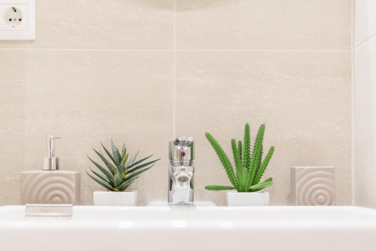 ブダペストDowntown Heart 3 Bdr, 2 Bath, A/Cアパートメント エクステリア 写真