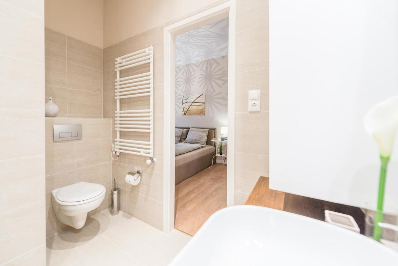 ブダペストDowntown Heart 3 Bdr, 2 Bath, A/Cアパートメント エクステリア 写真